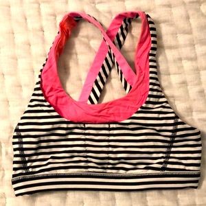 Lululemon Run stuff your bra II